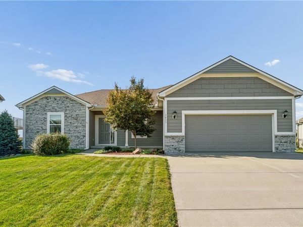 1411 N 3rd Street, Louisburg, KS 66053
