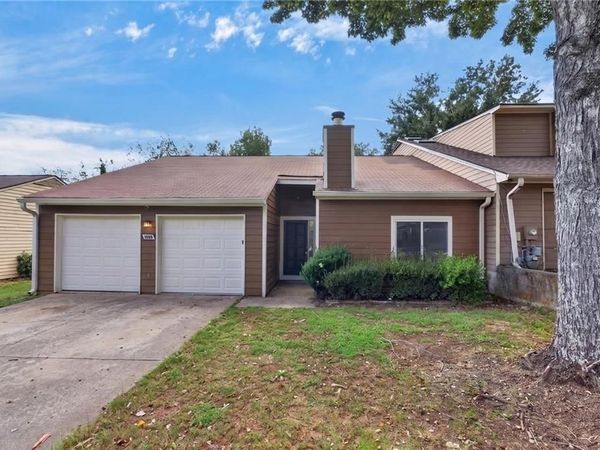 1555 Burnstone Drive , Stone Mountain, GA 30088