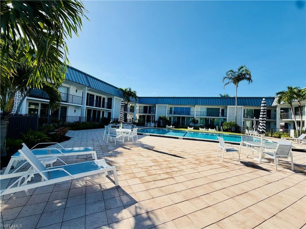 333 Harbour Dr , Unit 212, Naples, FL 34103 Photo