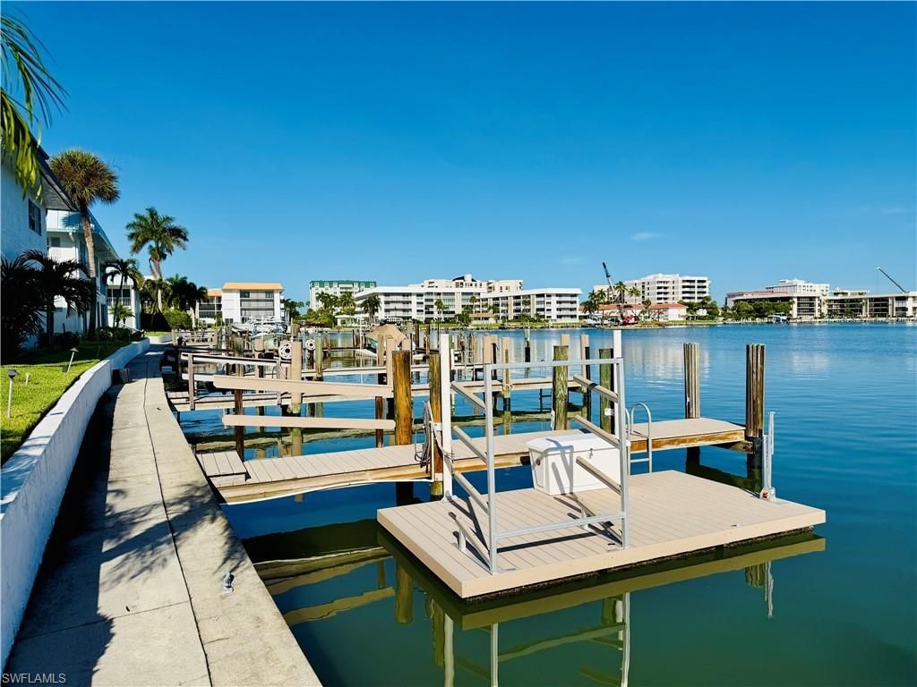 333 Harbour Dr , Unit 212, Naples, FL 34103 Photo