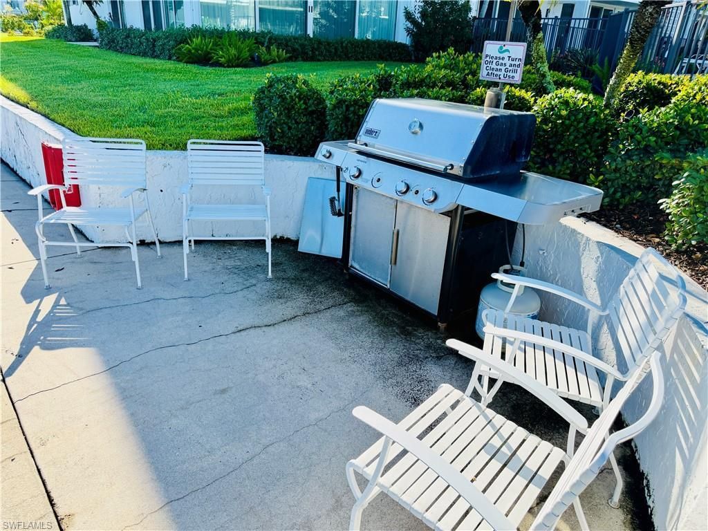 333 Harbour Dr , Unit 212, Naples, FL 34103 Photo
