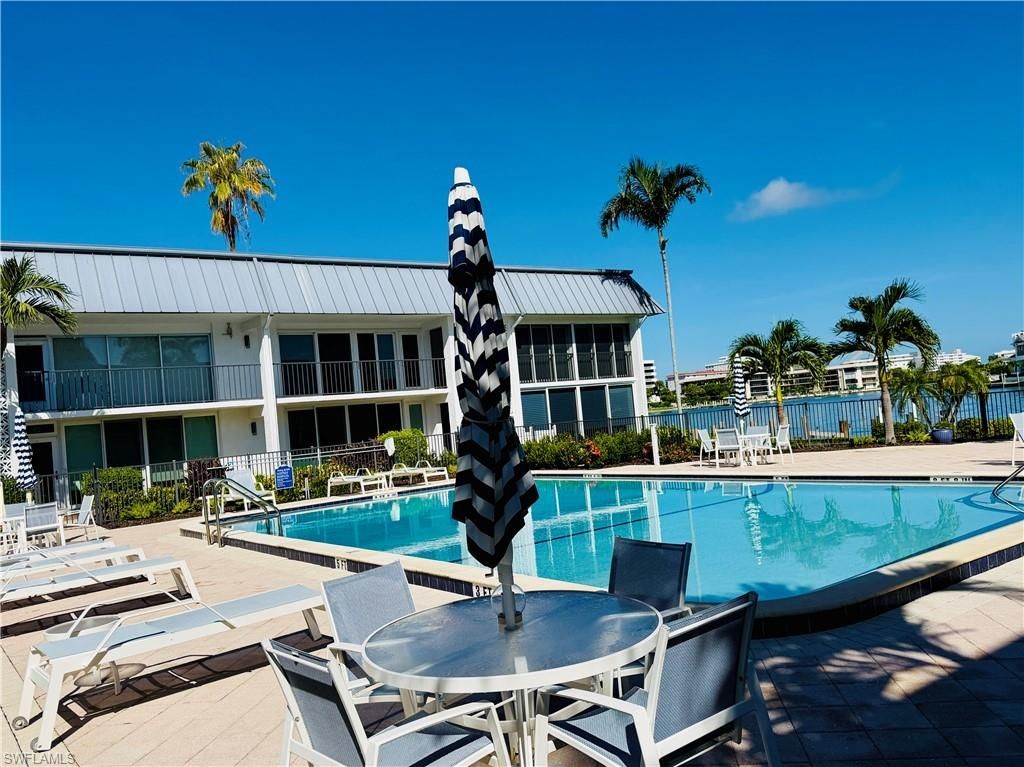 333 Harbour Dr , Unit 212, Naples, FL 34103 Photo