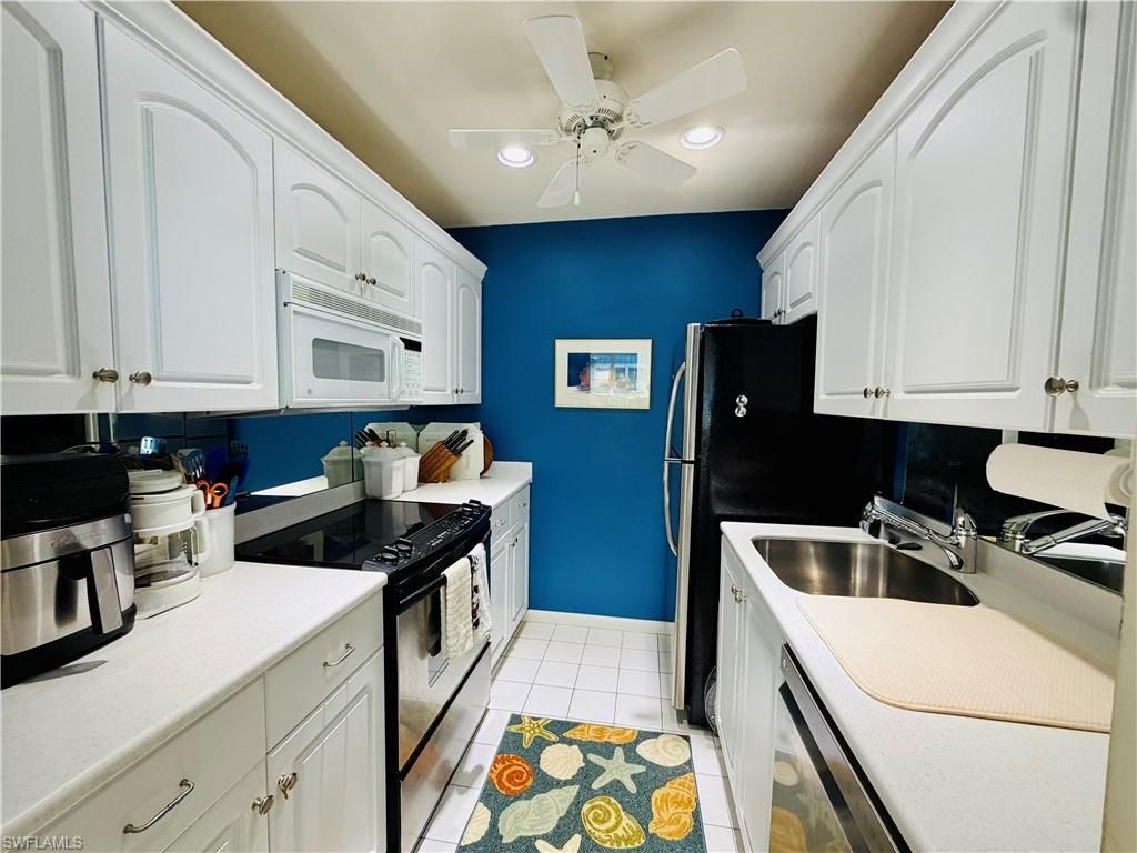 333 Harbour Dr , Unit 212, Naples, FL 34103 Photo
