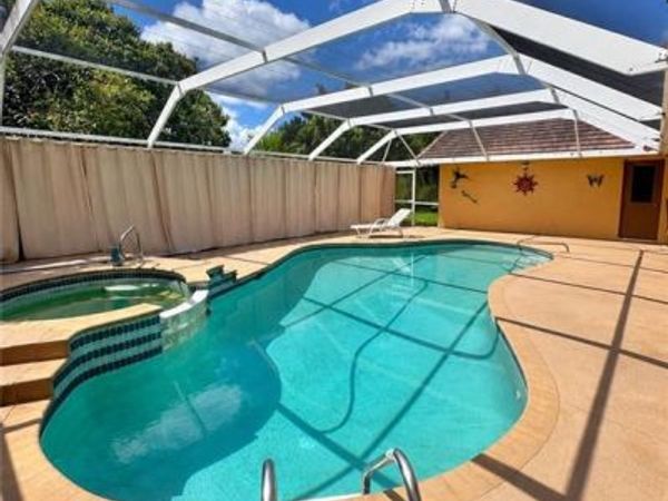 688 Morningmist LN, LEHIGH ACRES, FL 33974