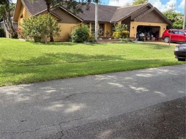 688 Morningmist LN, LEHIGH ACRES, FL 33974