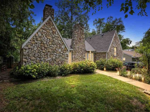 1217 Friendly Ave., Iowa City, IA 52240