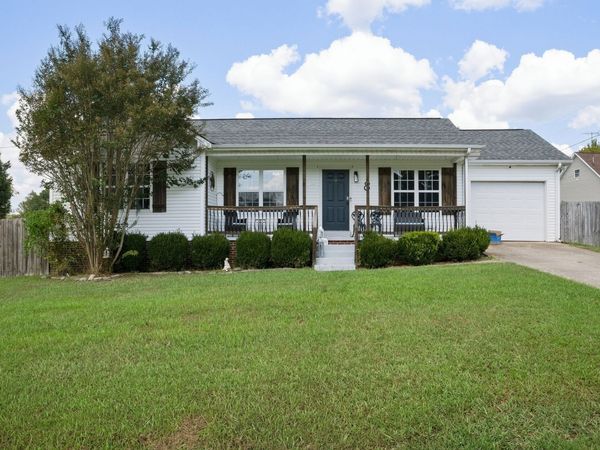 81 Patterson Cir , Mc Ewen, TN 37101