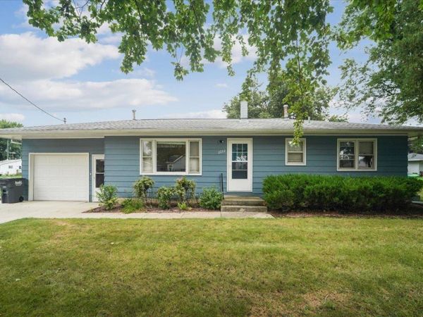 2222 15th Avenue, Eldora, IA 50627