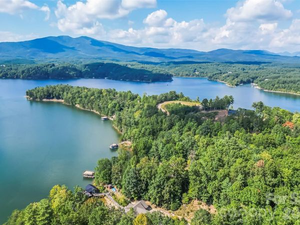 84 Peninsula Drive , Marion, NC 28752