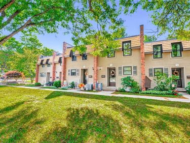13 Chestnut Hills , New Hartford, NY 13413