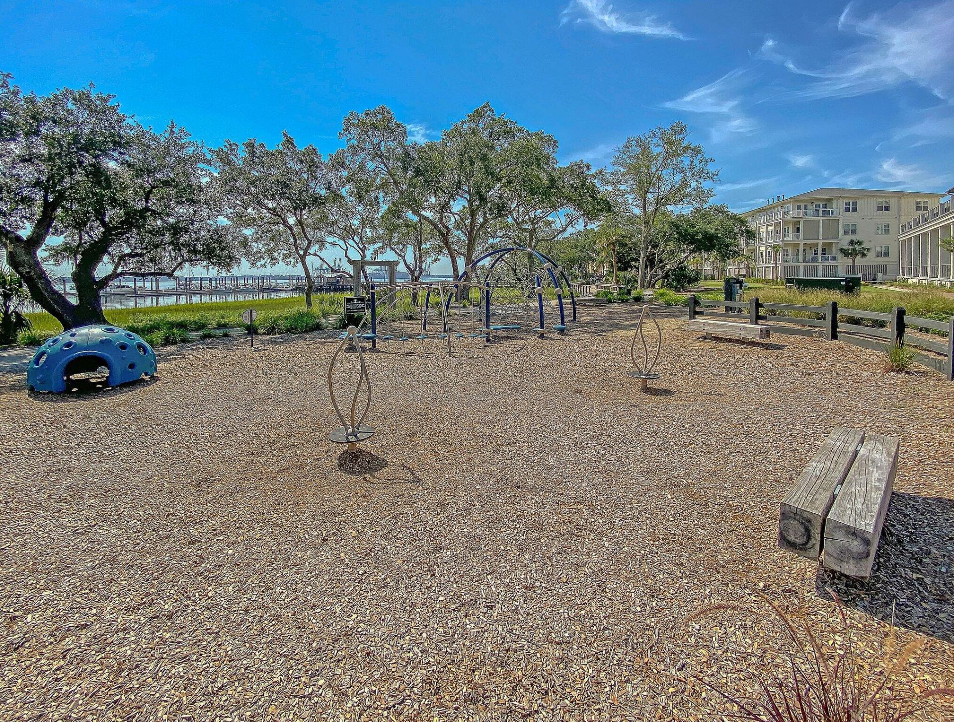 310 Longshore Street Photo 63