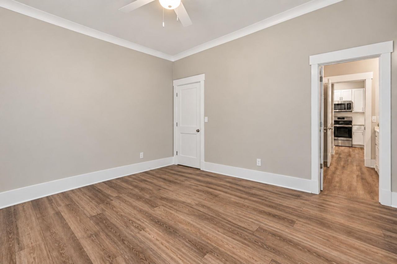 1600 Long Grove Drive Photo 19