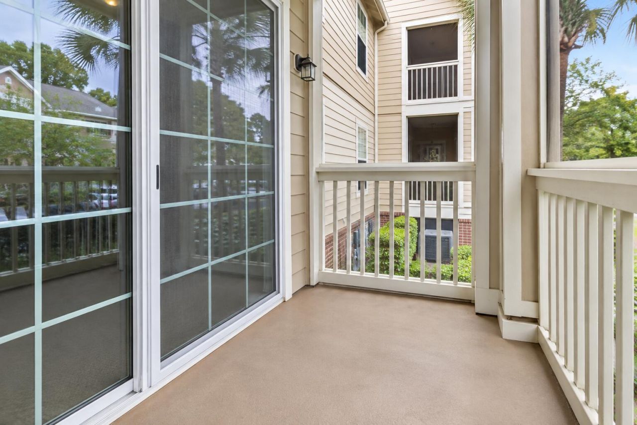 1600 Long Grove Drive Photo 27
