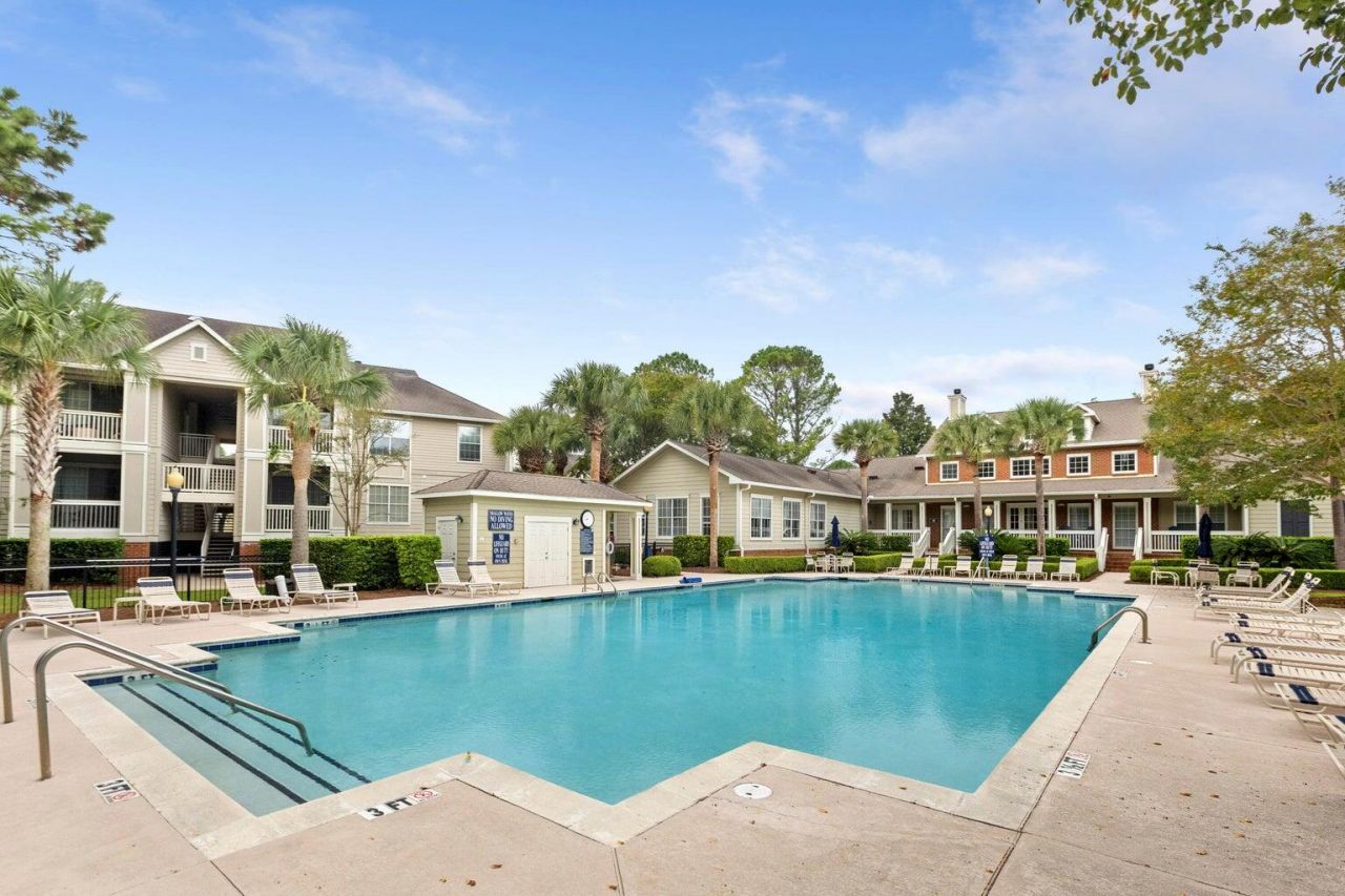 1600 Long Grove Drive Photo 30