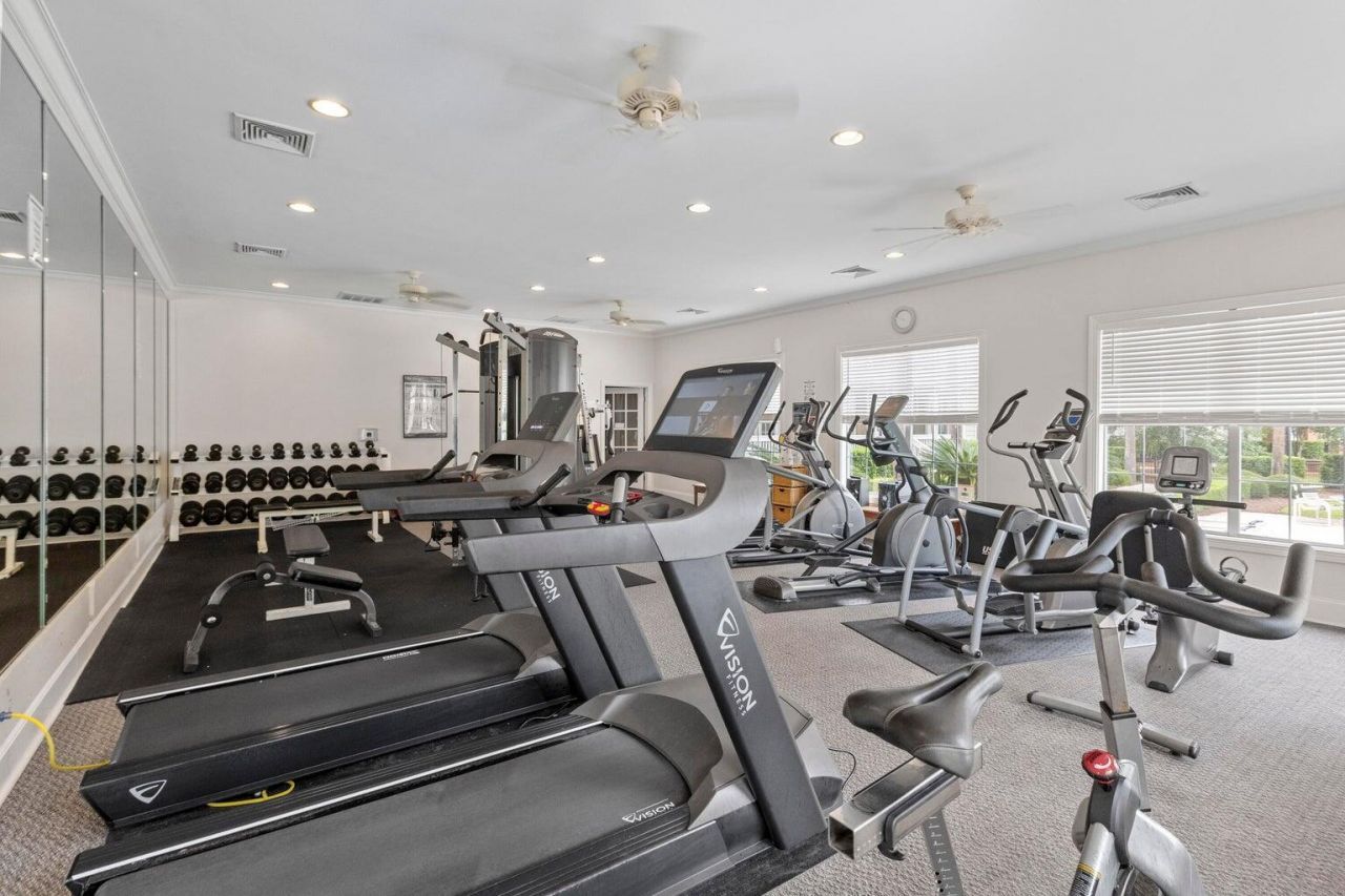 1600 Long Grove Drive Photo 31