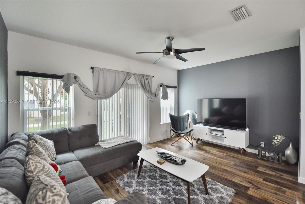3356 NW 29th Ct, Lauderdale Lakes, FL 33311 Photo