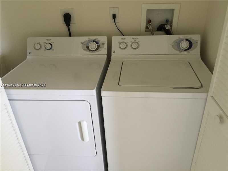 19501 W Country Club Dr, Unit 2413, Aventura, FL 33180 Photo