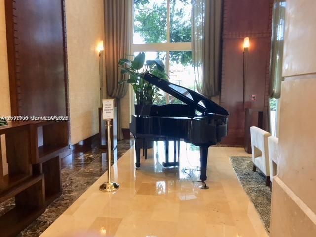19501 W Country Club Dr, Unit 2413, Aventura, FL 33180 Photo