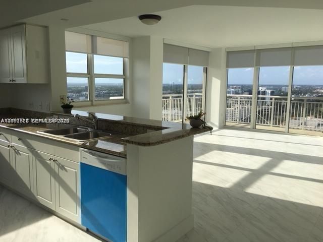 19501 W Country Club Dr, Unit 2413, Aventura, FL 33180 Photo