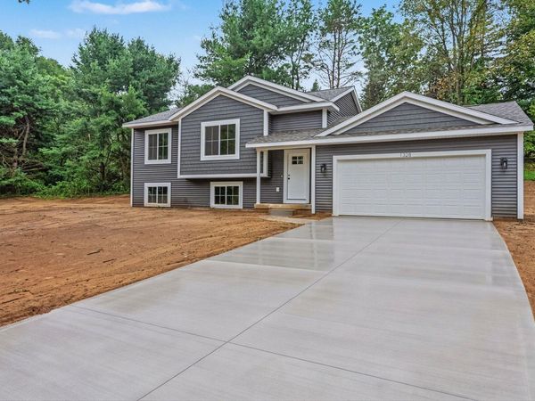 1328 Red Fox Court, Allegan, MI 49010