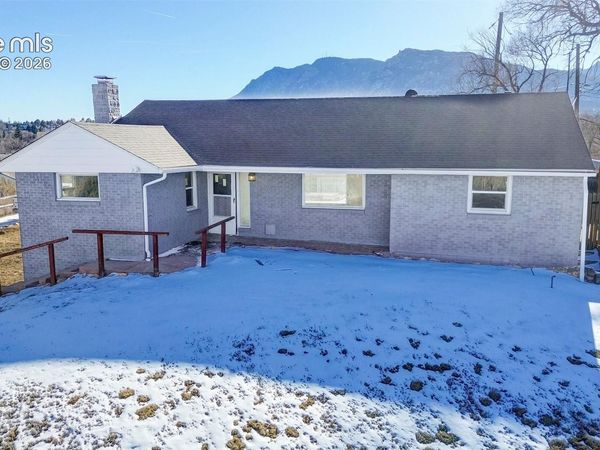 1606 Navajo Circle, Colorado Springs, CO 80905