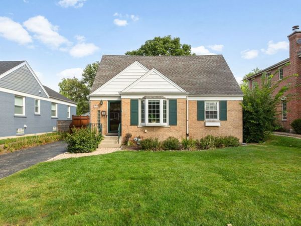 2140 Walnut Court , Glenview, IL 60025