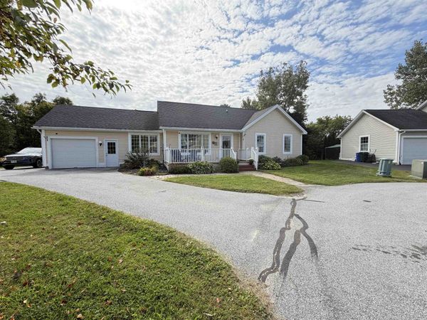 15 Griswold Drive, Rutland City, VT 05701