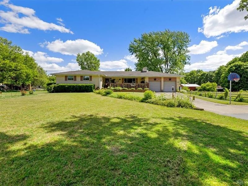 818 Antioch School Road, Butler Township, OH 45377 Photo 4