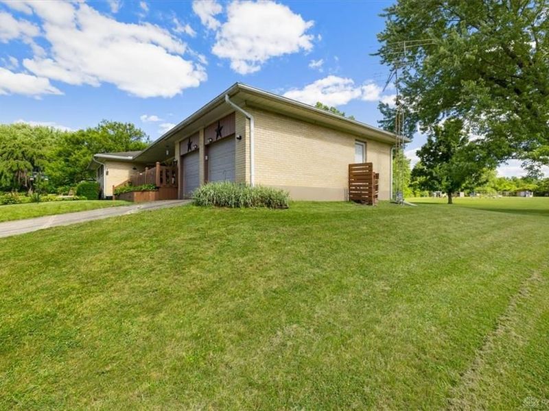 818 Antioch School Road, Butler Township, OH 45377 Photo 6
