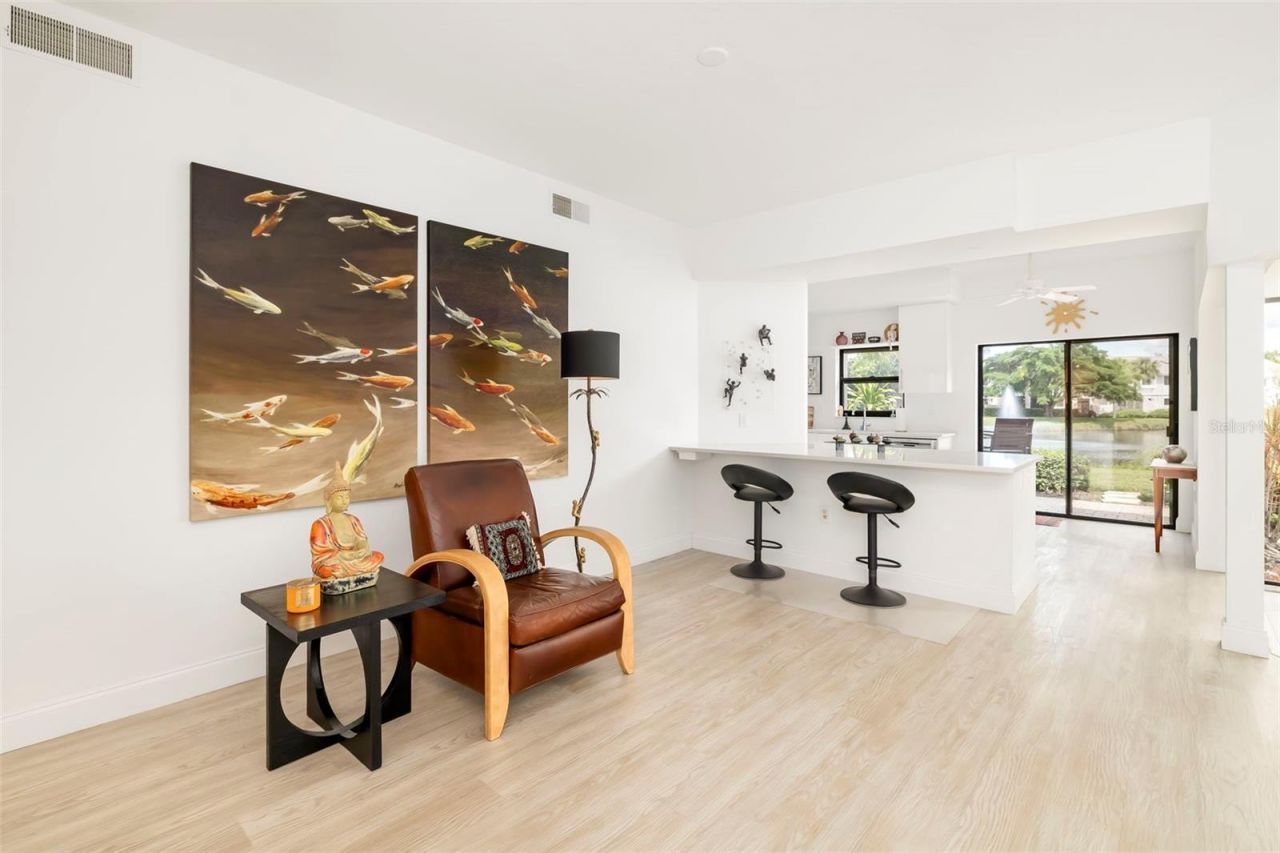5239 Heron Way, Unit 102, Sarasota, FL 34231 Photo