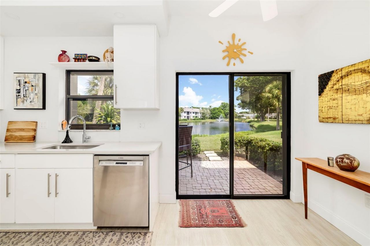 5239 Heron Way, Unit 102, Sarasota, FL 34231 Photo