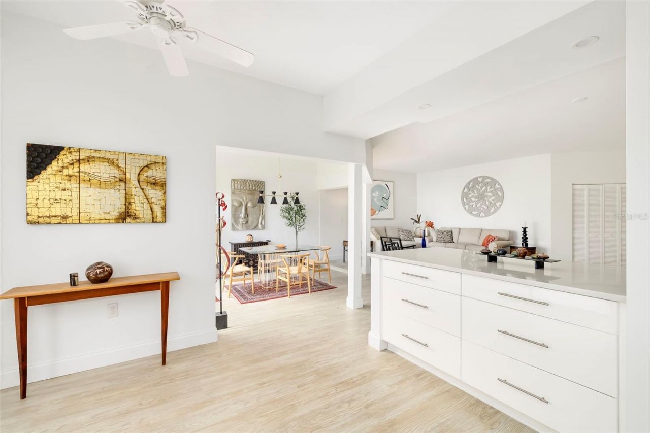 5239 Heron Way, Unit 102, Sarasota, FL 34231 Photo