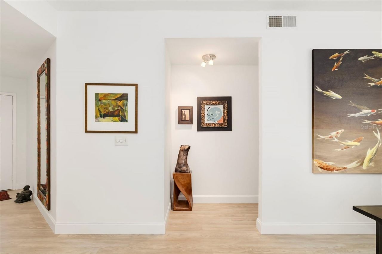 5239 Heron Way, Unit 102, Sarasota, FL 34231 Photo