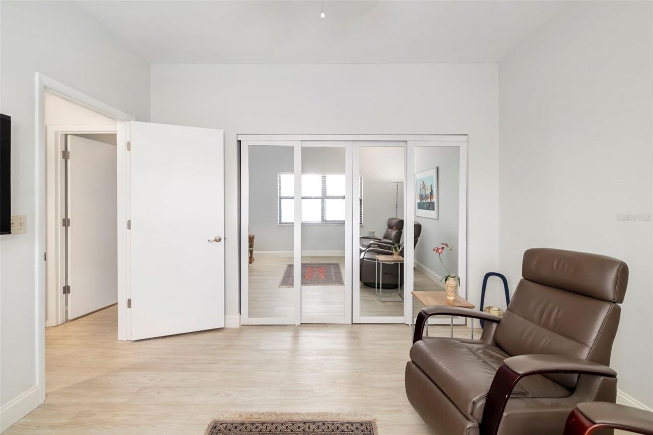 5239 Heron Way, Unit 102, Sarasota, FL 34231 Photo