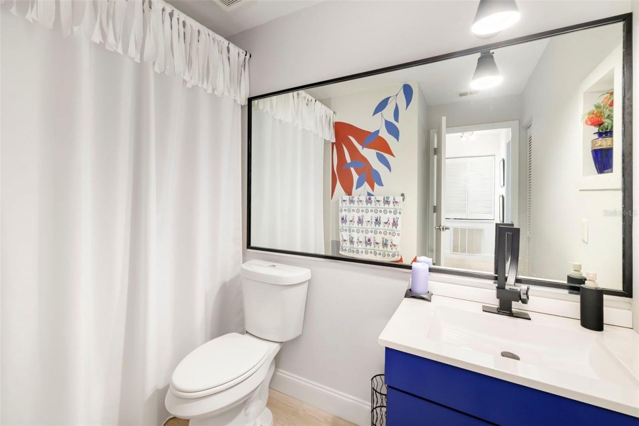 5239 Heron Way, Unit 102, Sarasota, FL 34231 Photo