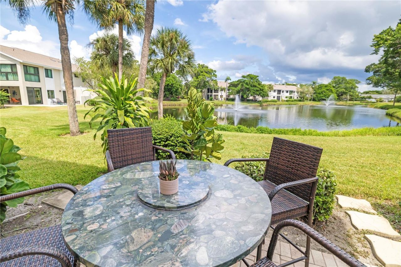 5239 Heron Way, Unit 102, Sarasota, FL 34231 Photo