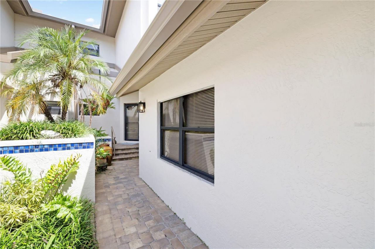 5239 Heron Way, Unit 102, Sarasota, FL 34231 Photo