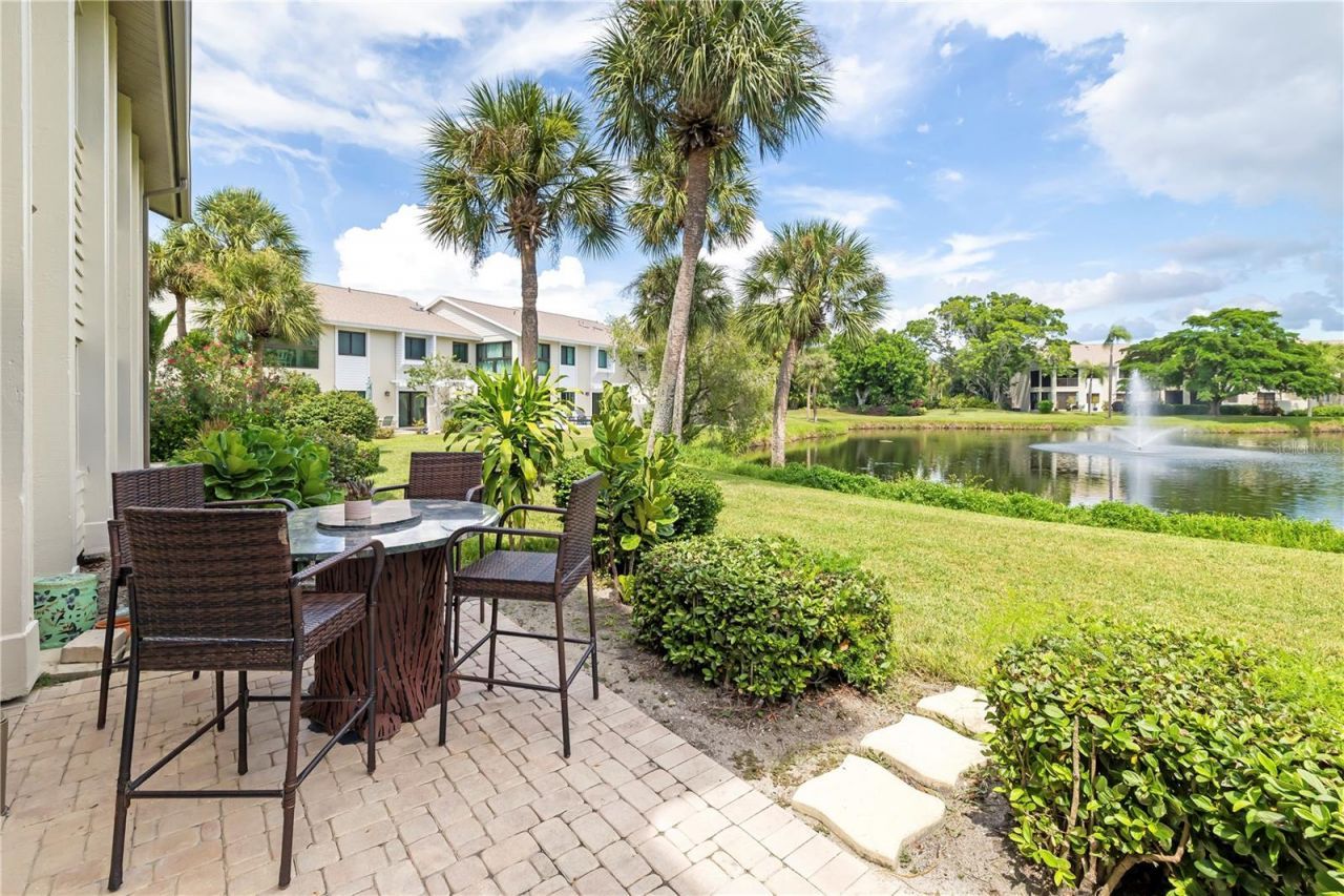 5239 Heron Way, Unit 102, Sarasota, FL 34231 Photo