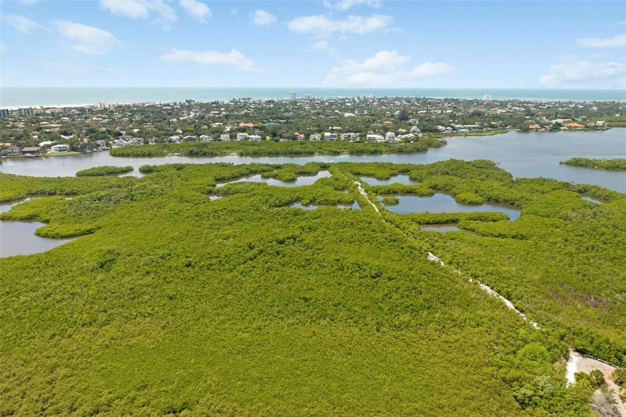 5239 Heron Way, Unit 102, Sarasota, FL 34231 Photo