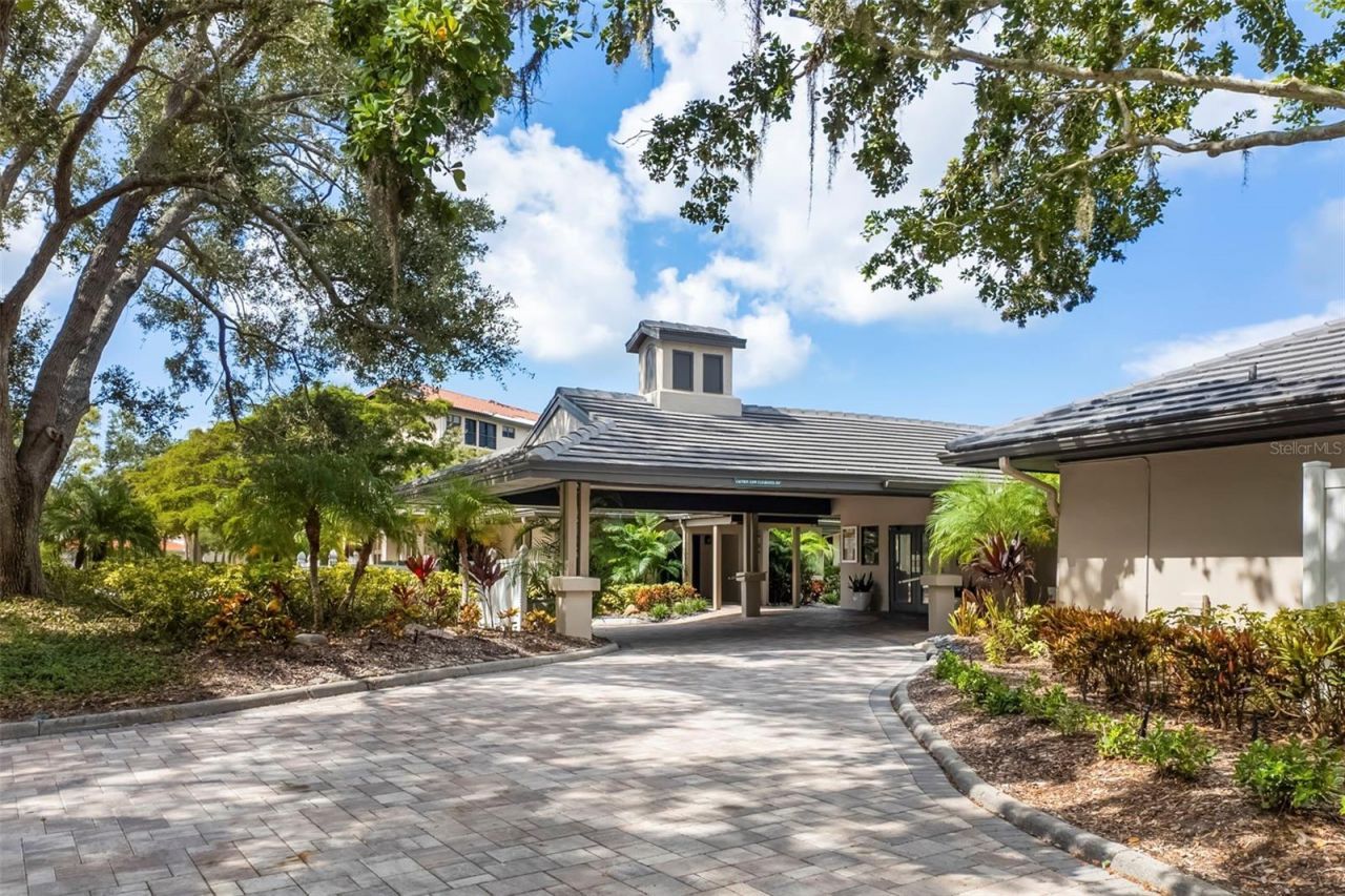 5239 Heron Way, Unit 102, Sarasota, FL 34231 Photo