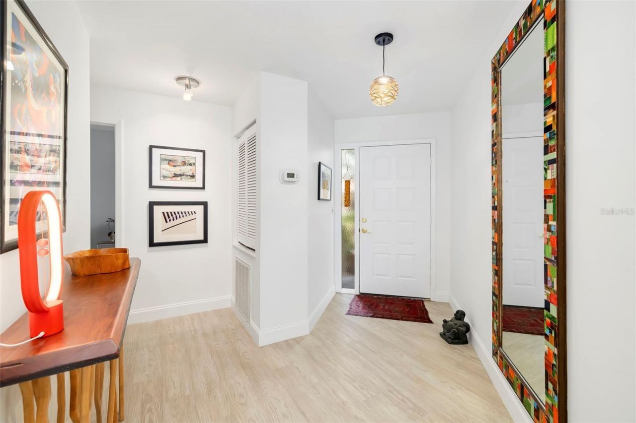 5239 Heron Way, Unit 102, Sarasota, FL 34231 Photo