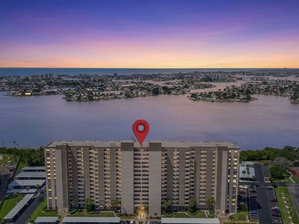 7050 SUNSET DRIVE S, Unit 211, SOUTH PASADENA, FL 33707