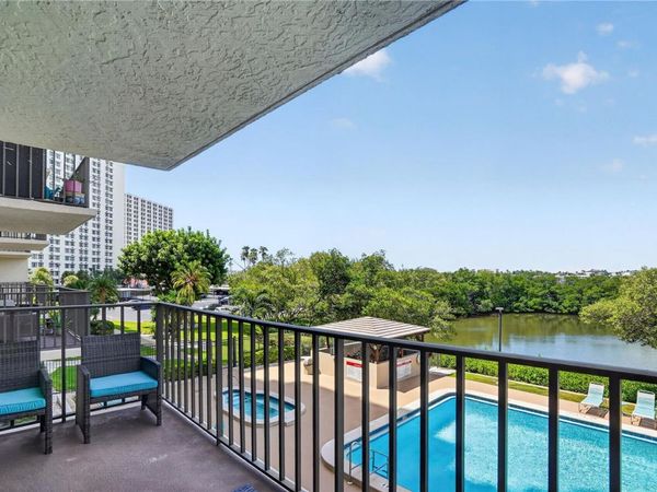7050 SUNSET DRIVE S, Unit 211, SOUTH PASADENA, FL 33707