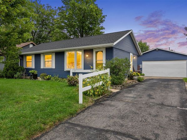 5007 Twin Mound Dr NE , Cedar Rapids, IA 52402