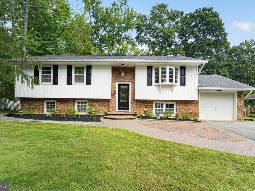 327 Beach Drive, Annapolis, MD 21403 Main Photo