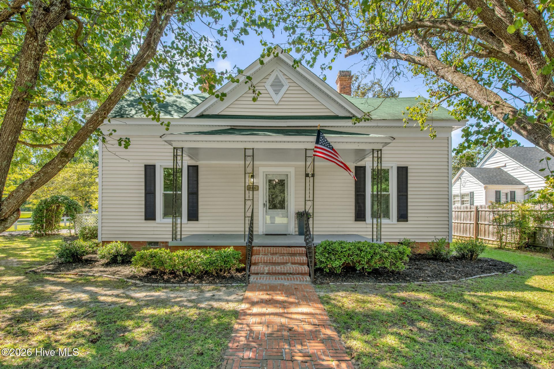 806 W Roseboro Street, Roseboro, NC 28382 Main Photo