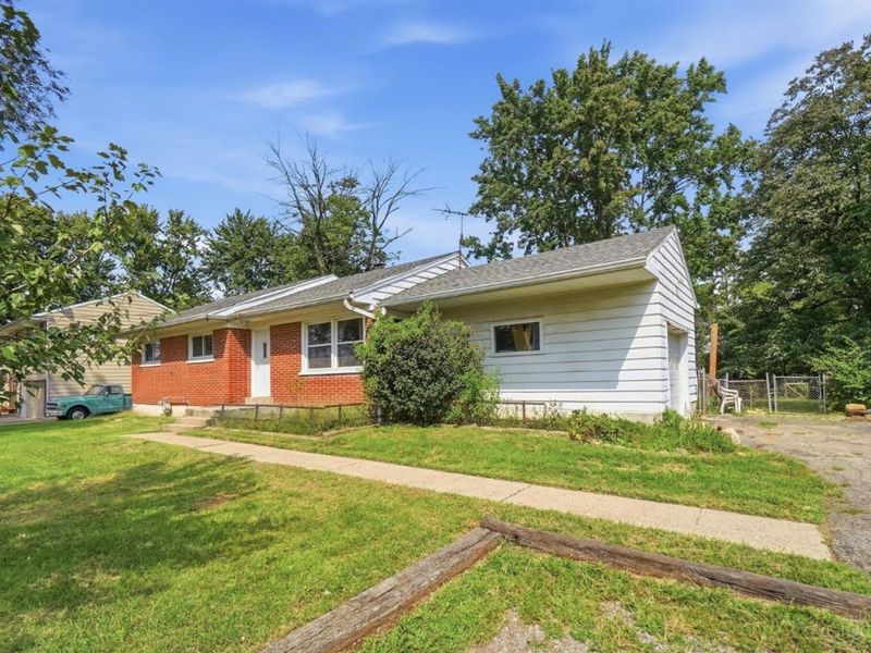 6292 Fields Ertel Road, Sharonville, OH 45241 Photo 2