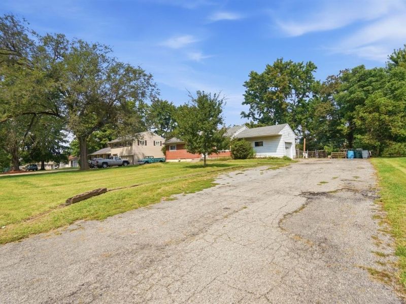 6292 Fields Ertel Road, Sharonville, OH 45241 Photo 6