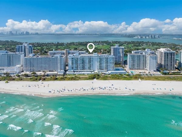 5601 Collins Ave , Unit PH-14, Miami Beach, FL 33140