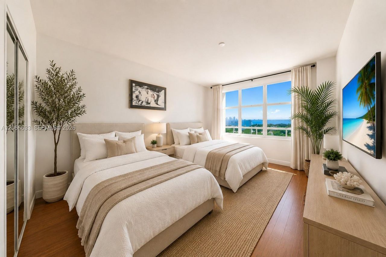 5601 Collins Ave , Unit PH-14, Miami Beach, FL 33140 Photo